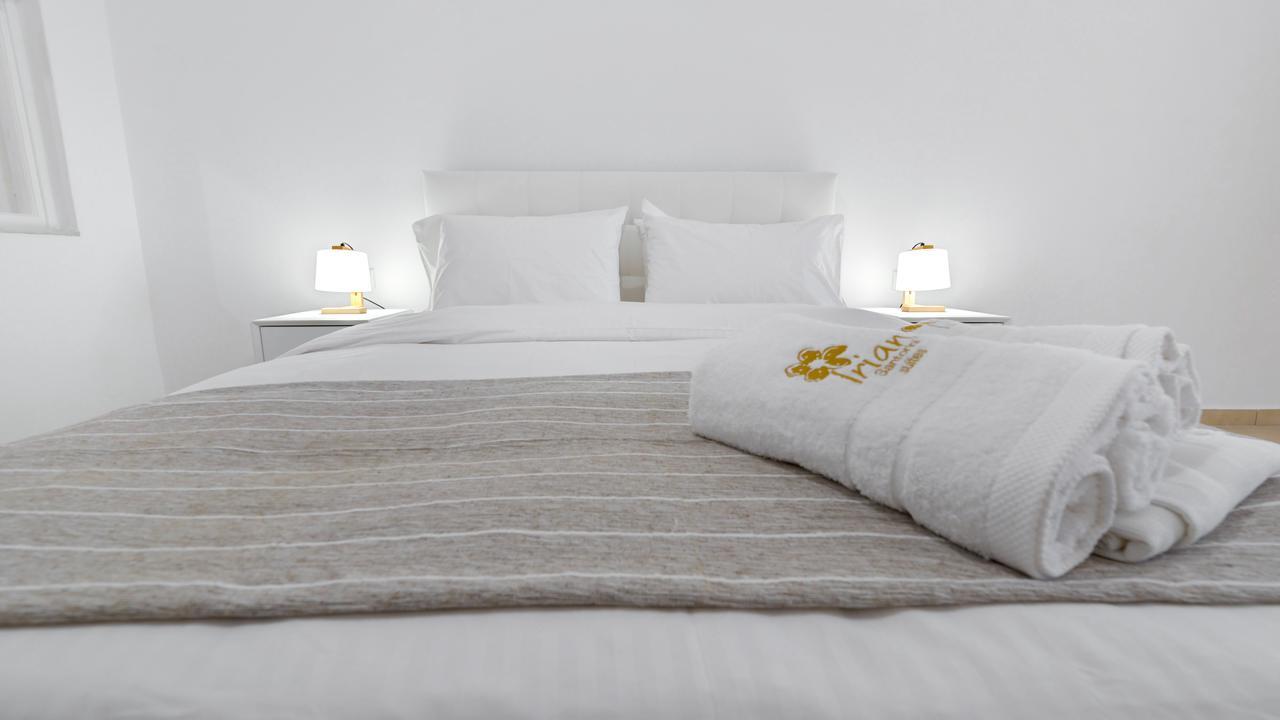 Iriana Suites Фіра Екстер'єр фото